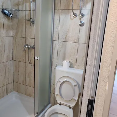 Rooms- Denis Guest house