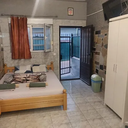 Pensjonat Rooms- Denis 3*
