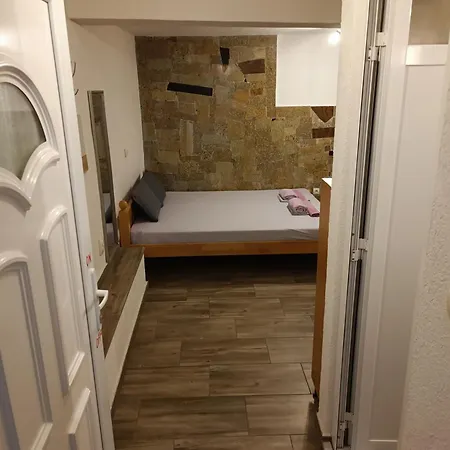 Rooms- Denis Guest house