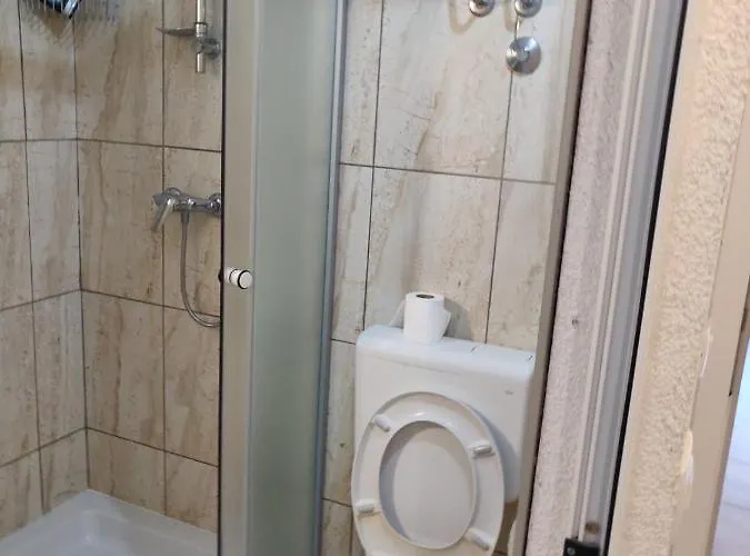 Rooms- Denis Guest house