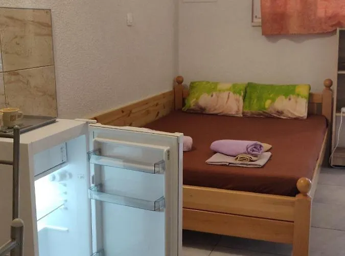 Guest house Rooms- Denis 3*