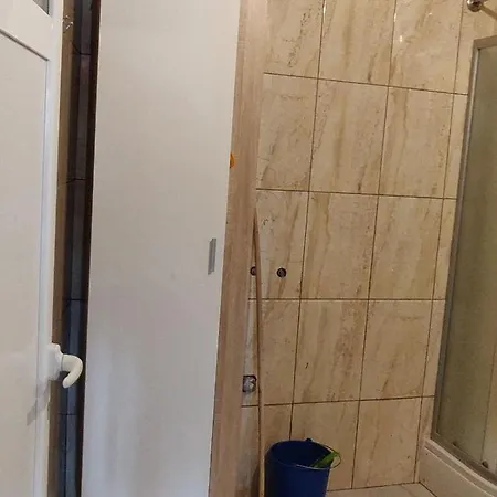 Rooms- Denis Σπλιτ