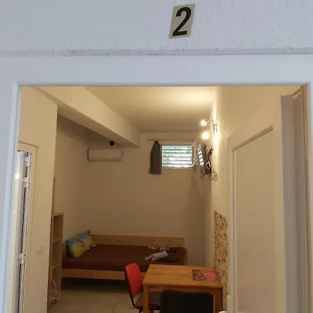 Rooms- Denis Σπλιτ