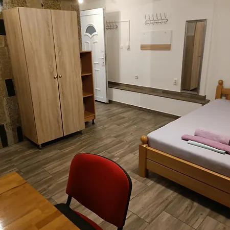 Rooms- Denis Σπλιτ