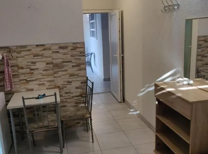 Rooms- Denis Πανσιόν 3*